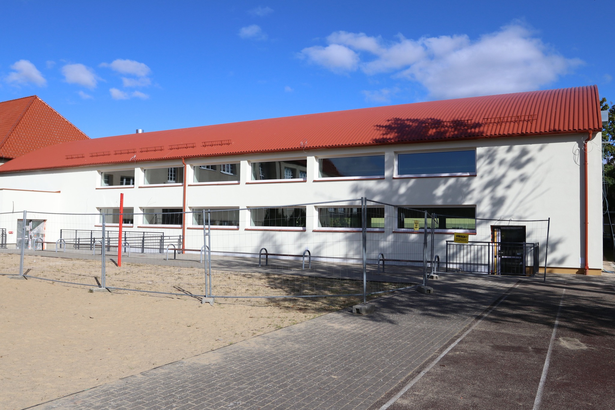Window and door joinery in sports hall at Primary School No. 1 - Lębork